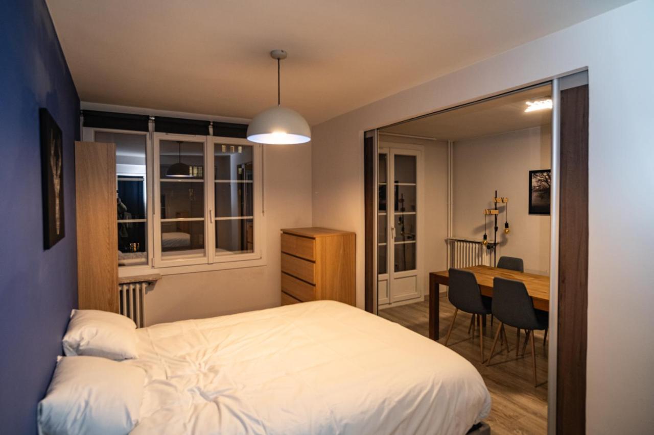Ferienwohnung Joli T2 Proche Du Metro Avec Vue Tour Eiffel Issy-les-Moulineaux Exterior foto