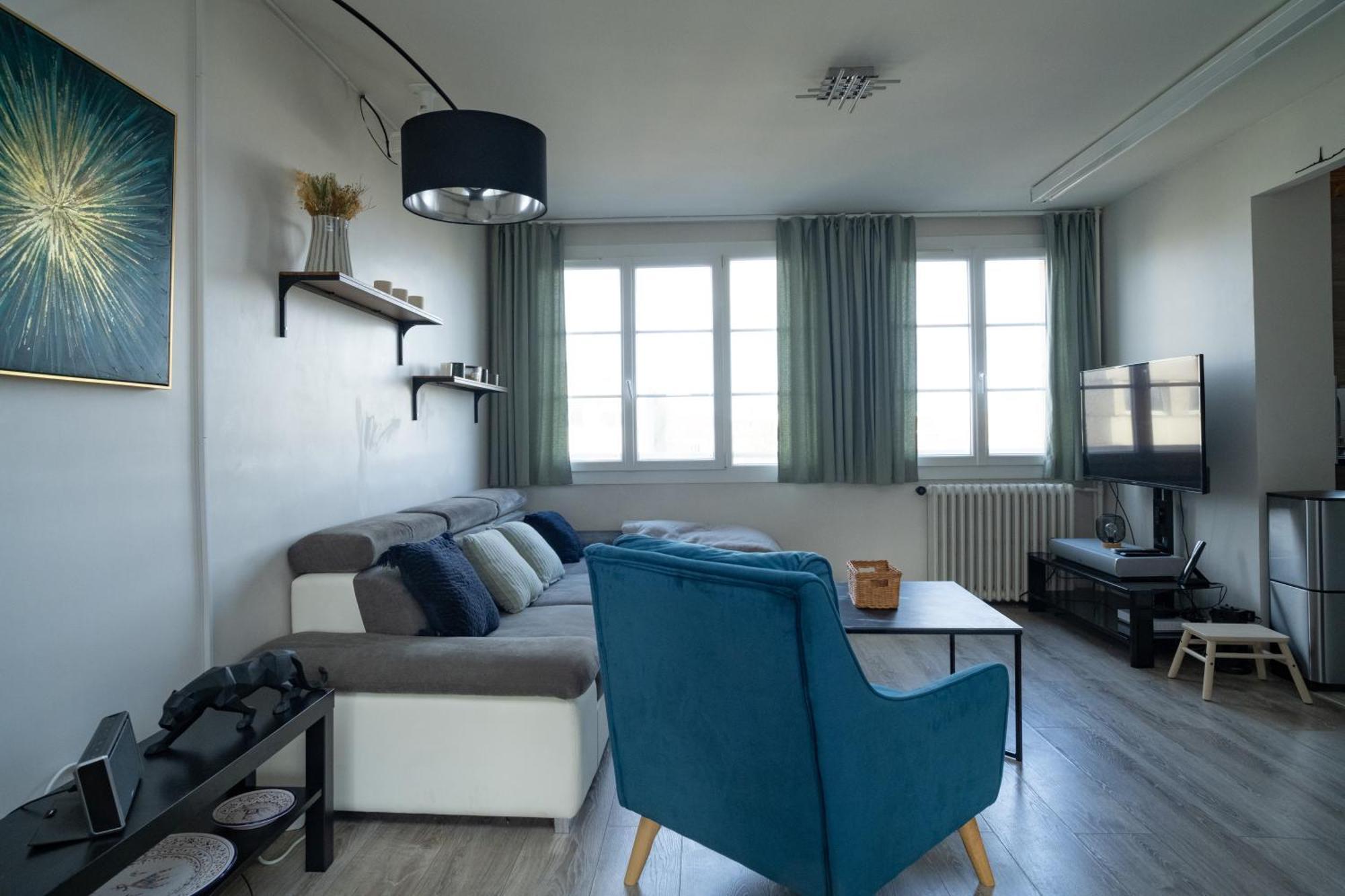 Ferienwohnung Joli T2 Proche Du Metro Avec Vue Tour Eiffel Issy-les-Moulineaux Exterior foto