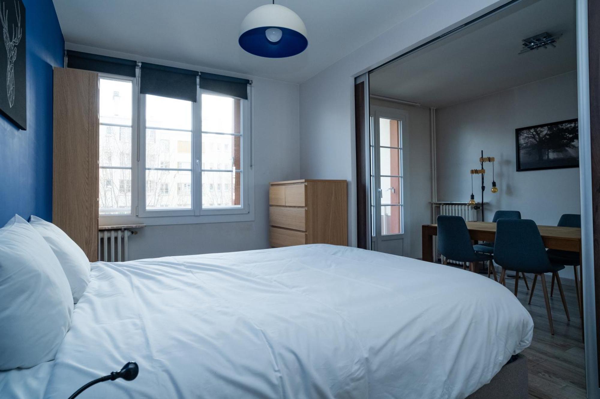 Ferienwohnung Joli T2 Proche Du Metro Avec Vue Tour Eiffel Issy-les-Moulineaux Exterior foto