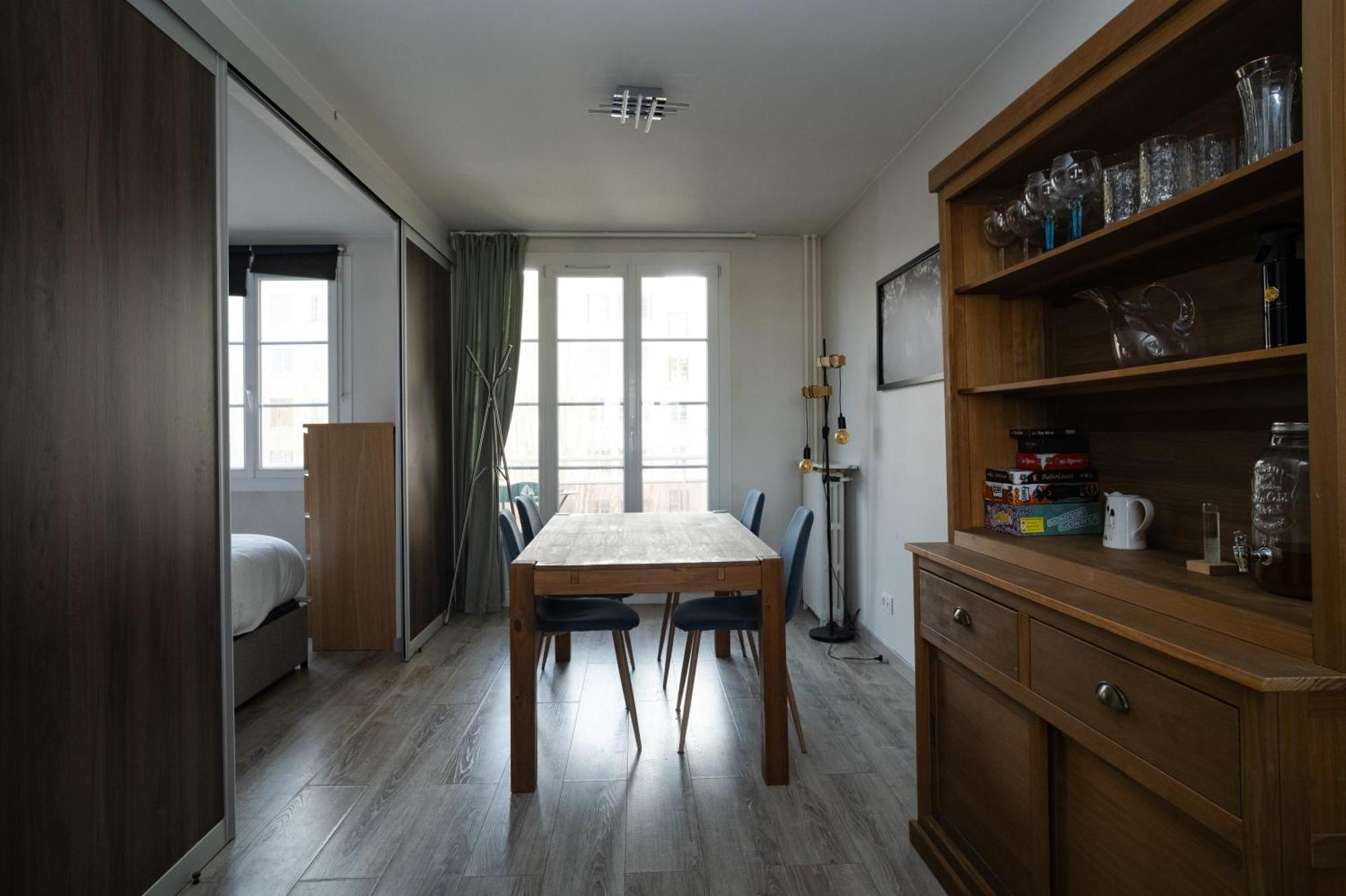 Ferienwohnung Joli T2 Proche Du Metro Avec Vue Tour Eiffel Issy-les-Moulineaux Exterior foto